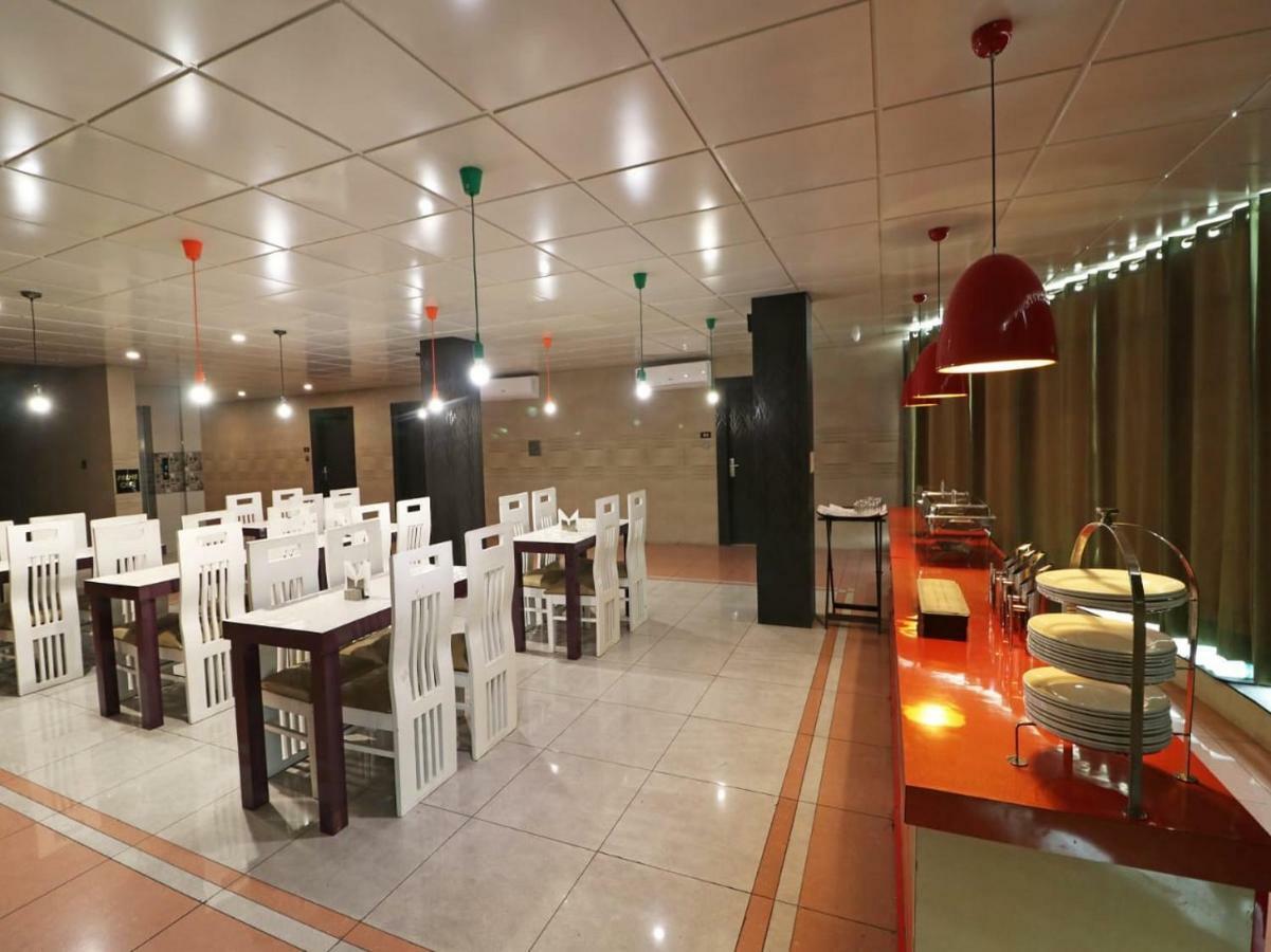 Ace Prime Hotel Greater Noida Bagian luar foto